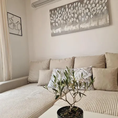 Lnl N Garage Apartment Zadar
