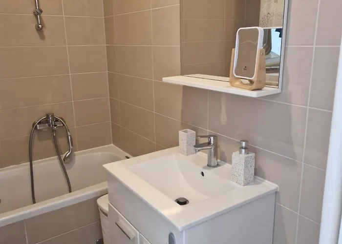 Апартаменты Lnl N Garage