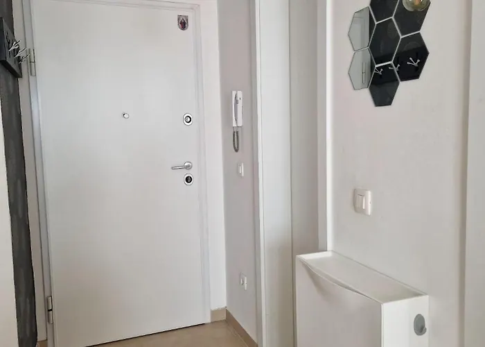 Lnl N Garage Apartmán