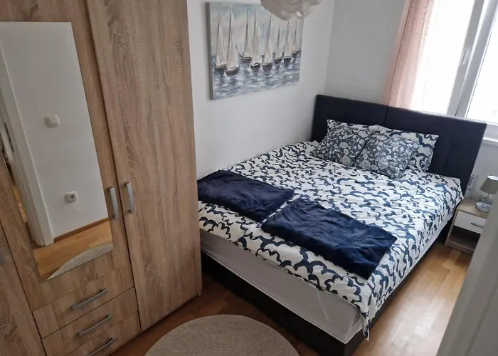 Lnl N Garage Apartmán *